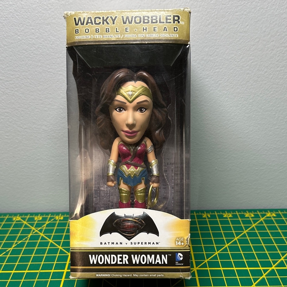 Funko Wonder Woman Wacky Wobbler Bobblehead